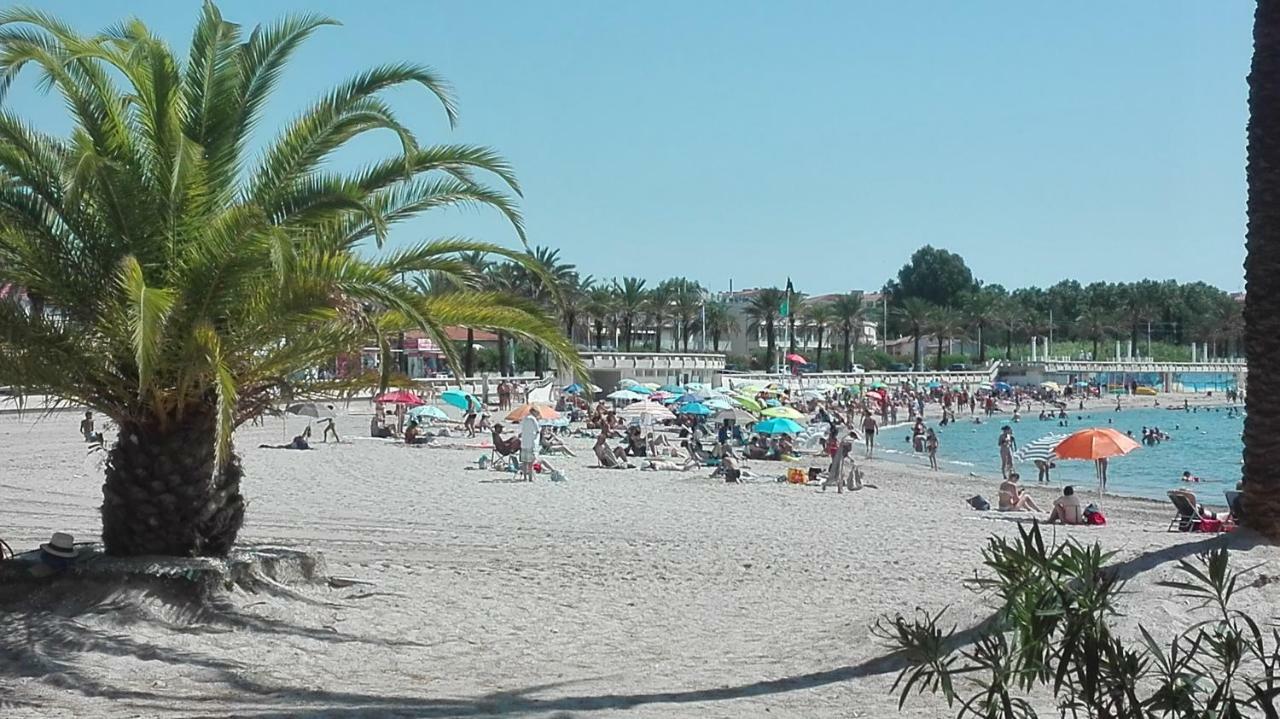 Grand Studio Climatise En Bord De Mer Avec Parking Securise Golfe-Juan Εξωτερικό φωτογραφία
