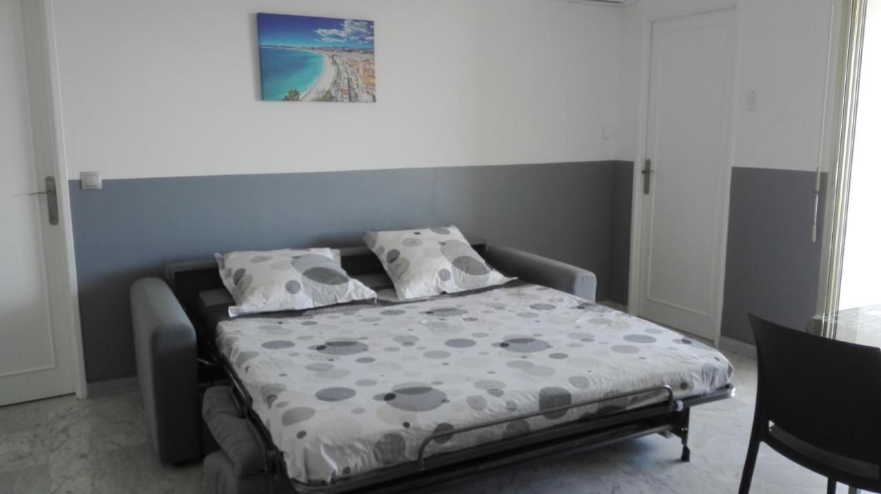 Grand Studio Climatise En Bord De Mer Avec Parking Securise Golfe-Juan Εξωτερικό φωτογραφία