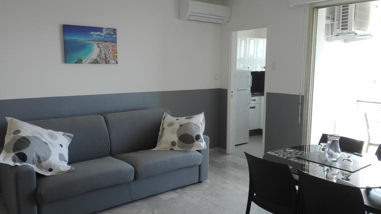 Grand Studio Climatise En Bord De Mer Avec Parking Securise Golfe-Juan Εξωτερικό φωτογραφία